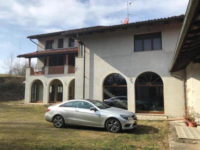 Remarkable 6 bedrooms Villapiemonte with land