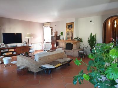 A CASA DI TERE