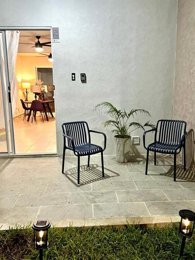 Franks House "Shared House" with Pool