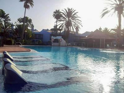 Lightbooking Sun Club San Agustín con acceso directo al paseo de la playa del Aguila