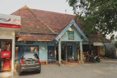 OYO Life 1972 Aman Family Inn Syariah