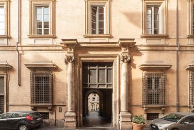 GuestHost - Palazzo Altieri Elegant Apartment