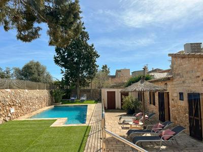 Villa Petita Llombards