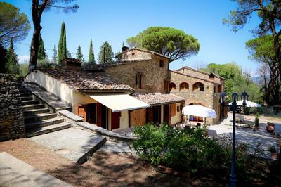Charming Villa in Arezzo with Private Pool and Garden