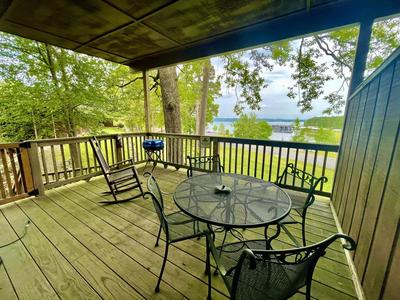SU13 - Lake view King Studio with full kitchen, deck overlooking Lake Ouachita, king bed and queen sleeper sofa
