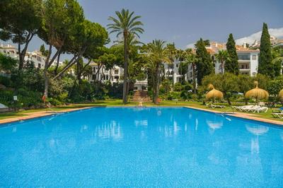 Luxury stay near Puente Romano, always Heated Pool 5*