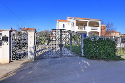 HACIENDA MIA with pool,BBQ,free parking