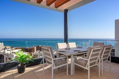 Middel Views apartment by Costarentals - Ref 64