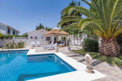 Stunning Villa with pool by Costarentals - Ref 30