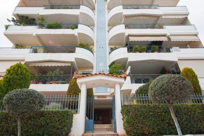 Garden-view apartment, Marousi
