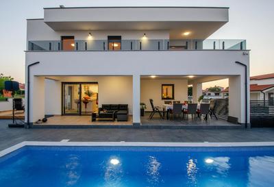 Villa Anna Barbariga, NEW 2022 luxurious villa with private pool!