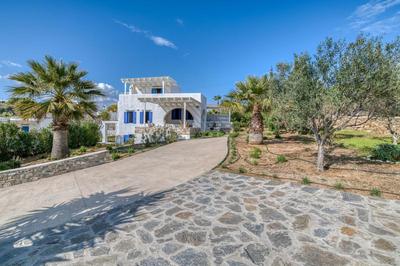 Foinikas House - Quiet area with Beach access