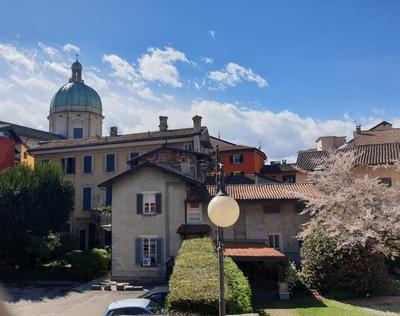 A central quiet sunny studio in Verbania