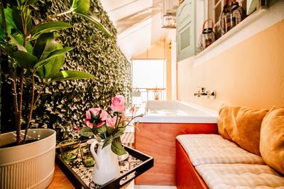 Melos House - Charming Apartment with Jacuzzi in the Heart of the City Perfect for Memorable Summer Experiences By Villa Mana Gers