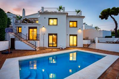 Luxury villa with pool by Costarentals - Ref 53