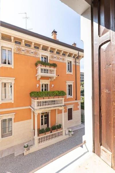 Residenza Sirtori free parking