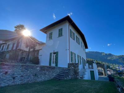 Villa Perpenti - Pianello del Lario by LoveComo