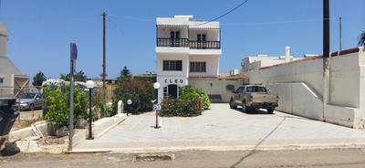 CLEO ROOM WITH PATIO 250m FROM THE BEACH