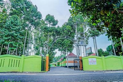 OYO 92405 Evergreen Hotel & Resto