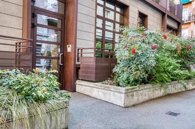 JOIVY Charismatic 1-bed flat with parking