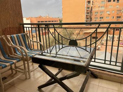 Appartement 23 4èm étage avec balcon ( POUR FAMILLE )