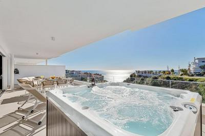 Stunning luxurious apartment.