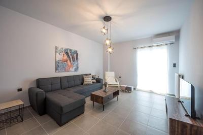 Ariadne Chic & Minimalistic Apt.