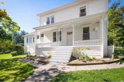 Sebastopol Farmhouse on 3 acres, fiber, kid friendly