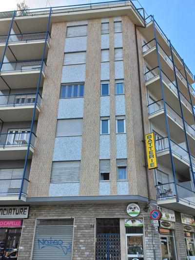 Metro Apartment