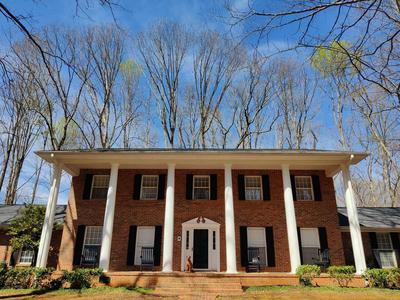 Living Easley Manor - With Amazing Hot Tub!