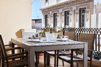 Plaka's Villa with Breathtaking Acropolis view