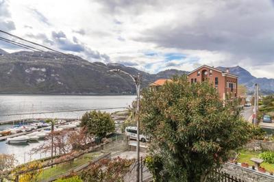 -Appartamento IL MOLO- a due passi del lago