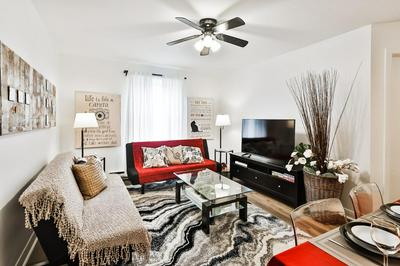 Comfortable 2-BEDROOM APARTMENT - Free and plentiful PARKING - 10 minutes to AIRPORT and 15 minutes to DOWNTOWN Montreal - Near Popular Waterfront Restaura
