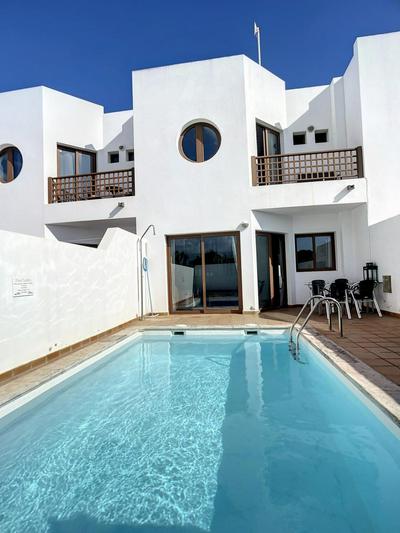 Villa Rosa Gadis