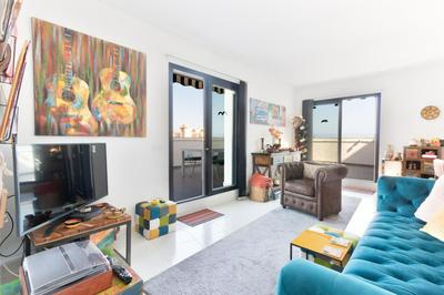 Old City Penthouse with fantastic views & parking