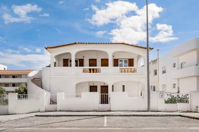 Bright Albufeira - 5min to the beach by LovelyStay