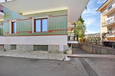 Victoria Apartments Family