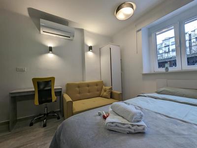 Cozy Downtown Studio