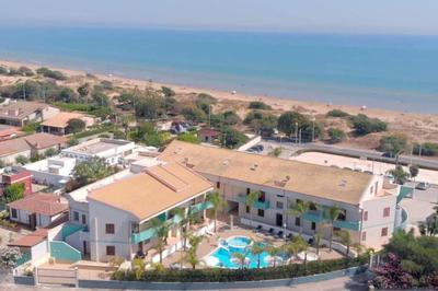 Esperienza Luxury fronte mare con piscina