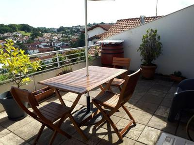 Appartement Moderne Centre Ville Hendaye avec Terrasse et Parking - FR-1-2-302
