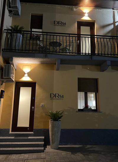 DR54 Apartments