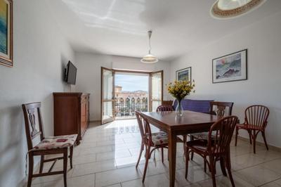 Dimoras 3BR City Center Balcony & Parking SF