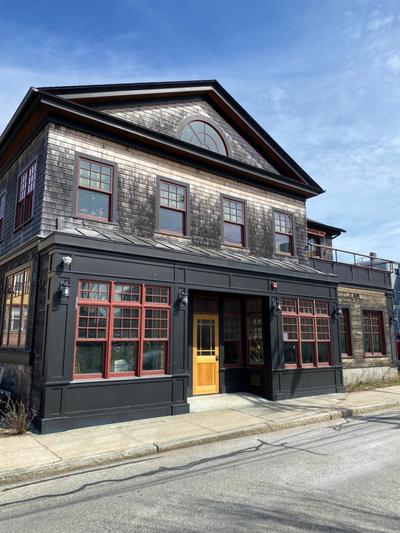 Magical Post and Beam Loft Downtown Newport!