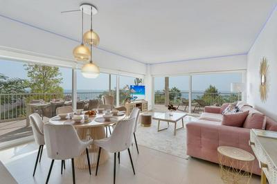 Stylish apartment with oceanview