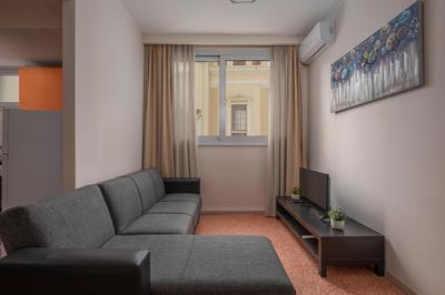 Kosmos Service Apartment Absolute City Center