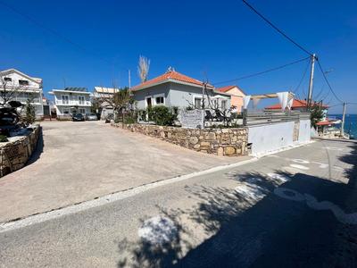 Anatoli deluxe house