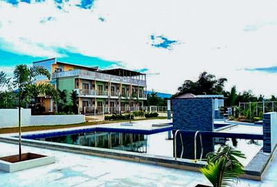 Jeanines Travellers Inn by RedDoorz