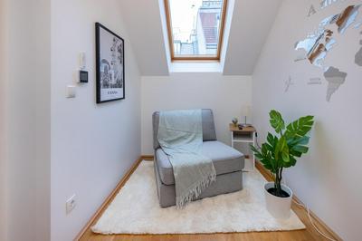 Rooftop cozy apartment near innerstadt with AC