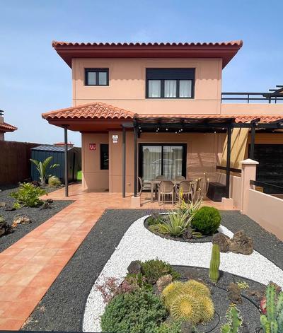 Villa Twins
