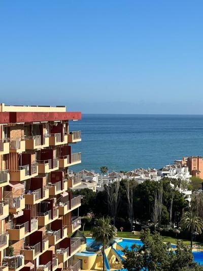 Apt céntrico con vistas y piscinas